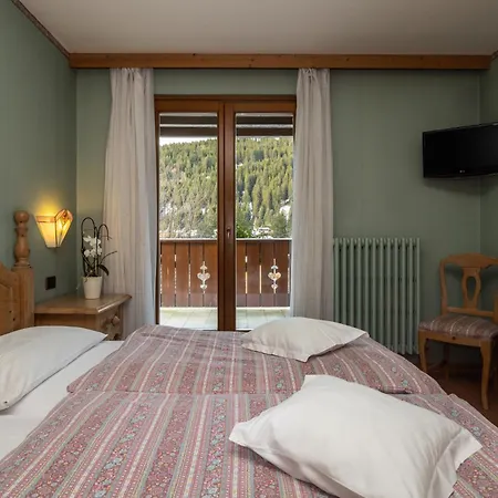Hotel Garni Norma Madonna di Campiglio Exterior photo